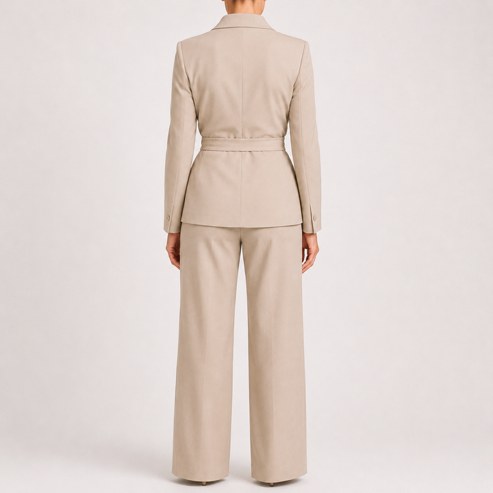 Ensemble tailleur cache-cœur beige, vue de dos