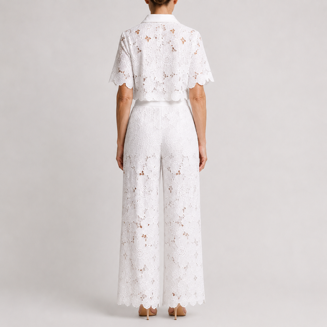 Ensemble blanc en broderie ajourée, vue de dos