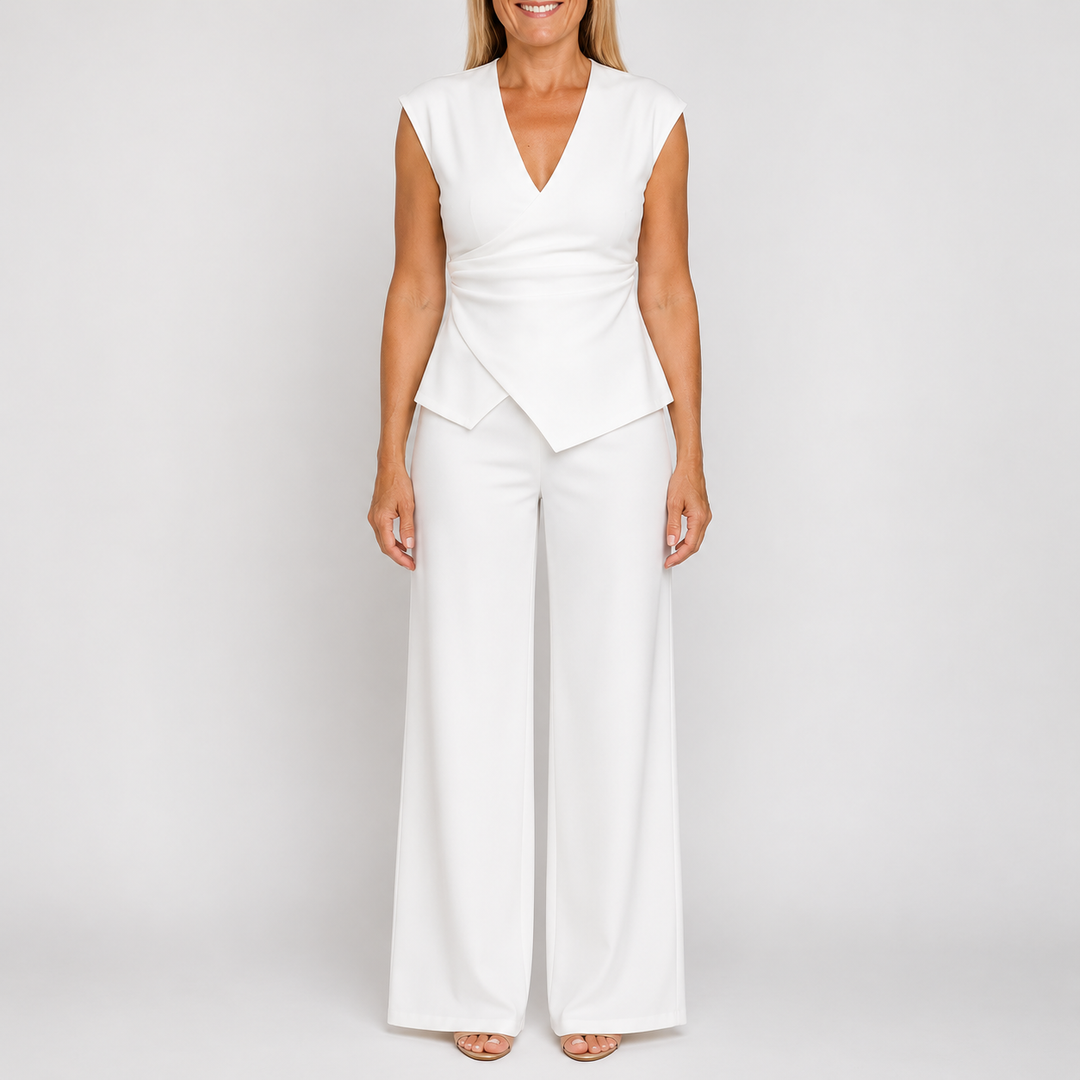 Ensemble blanc à haut sans manches et pantalon large, vue de face